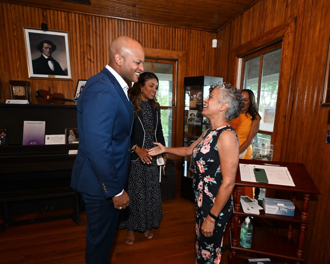 Highland Beach is home to Twin Oaks, the Frederick Douglass Museum and Cultural Center. African American intellectuals such as Paul Robeson, Booker T. Washington, W.E.B. Du Bois, Langston Hughes and Paul Laurence Dunbar have all visited the town.