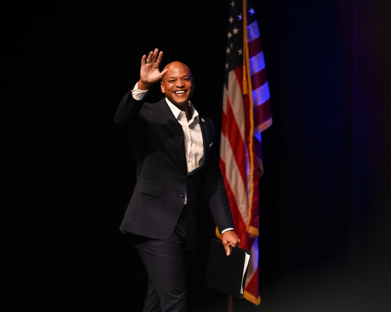 Governor Moore waving at audience at MACoCon