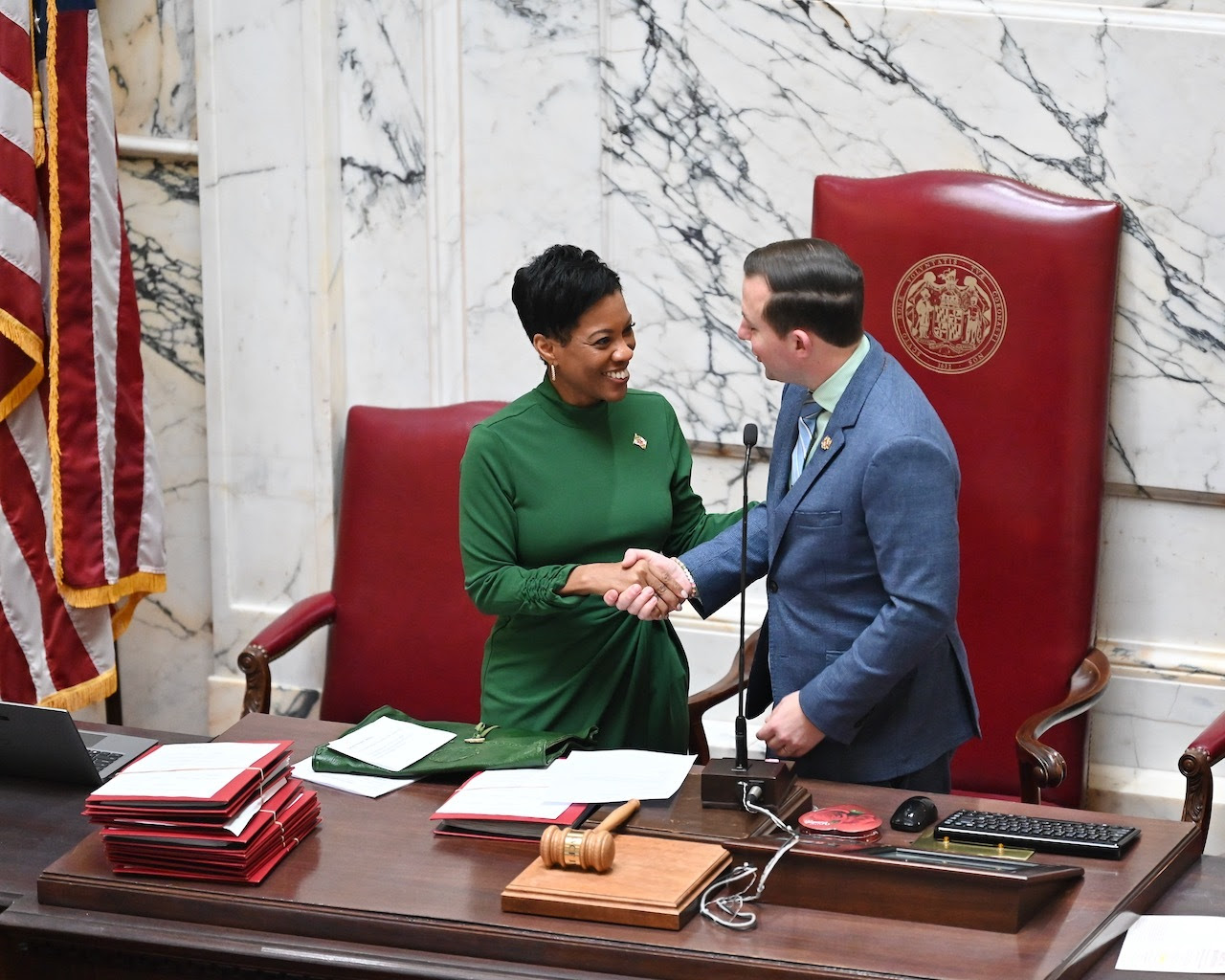 Sec. Edwards and Senate President Ferguson shaking hands